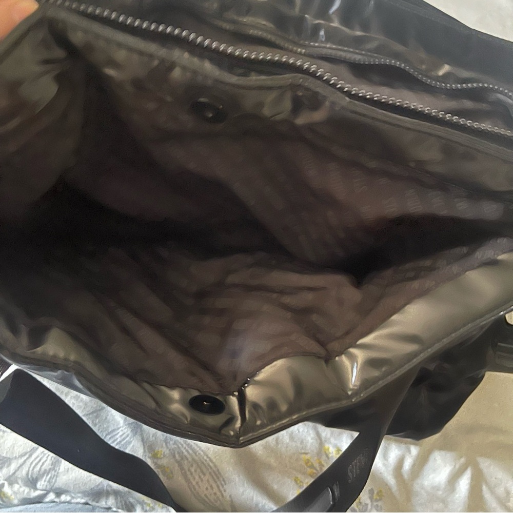 Steve Madden Women's Black Metallic Tote Medium Size - Picture 6 of 6